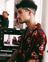 Zaynmalikdaily Zayn On Set For The Let Me Music Video Zayn Malik Style Zayn Malik Pics Zayn Malik
