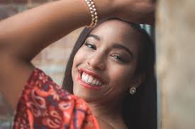 Lesley Hess's Instagram, Twitter & Facebook