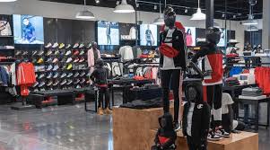 Fine sports clothing, accessories, sneakers for men, women and kids | foot locker ksa. Foot Locker Finding New Paths To Growth Sgb Media Online