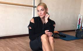 Звезда балета то и дело делится с поклонниками в соцсетях своими почему волочкова так плохо выглядит: Anastasiya Volochkova Pokazala Kakaya Figura U Nee Byla V Molodosti Otkrito Lv