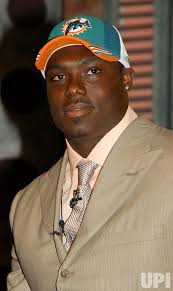 Photo: RONNIE BROWN, RB, AUBURN #2 PICK AT THE 2005 NFL DRAFT