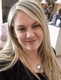 Amanda Waite's Instagram, Twitter & Facebook