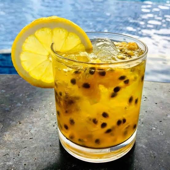 Caipirinha de maracujá DRINKS ZERO ÁLCOOL