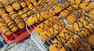 Untuk pisang crispynya saya jual 15k/box toping 3k (opsional) rata² laku. Cara Membuat Pisang Goreng Crispy Keju Coklat Dan Kremes Resep