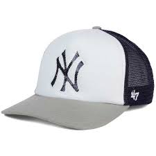 47 Brand Women S New York Yankees Glimmer Captain Snapback Cap Yankees Baseball Cap Yankees Outfit 47 Brand