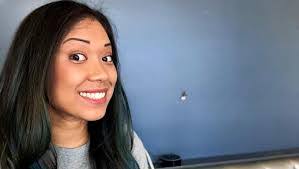 Laura Pich's Instagram, Twitter & Facebook