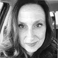 Karen Looker's Instagram, Twitter & Facebook