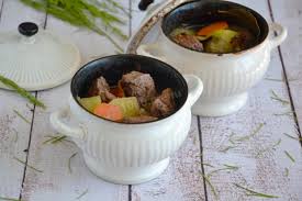 как приготовить мясо в горшочке с картошкой и грибами Govyadina V Gorshochkah S Kartoshkoj Recept S Foto Poshagovo I Video Recept Govyadina V Gorshochke Eda Idei Dlya Blyud