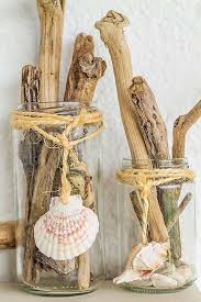 The scallop shell is symmetrical and quite beautiful, and as such is often found in motifs both decorative and religious. Beach Home Decorating Ideas And Accessories Driftwood And Seashells