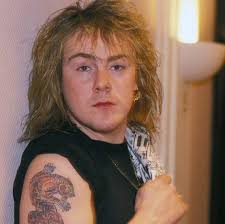 Tecnicamente eu sou melhor que meu pai…” Jura que o Jason Bonham disse  isso? Tá, Jason? Será que surtou? Pirou na batatinha? Ou foi só uma  avaliação pessoal sobre técnica de instrumento,