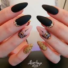 See more ideas about pretty nails, cute nails, nail art. Love The Ring Finger Design Color Good Length Shortnailart Black Nail Designs Matte Nails Design Trendy Nail Art