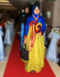 Sambutan hari guru juga diadakan disemua peringkat sama ada peringkat sekolah, daerah, negeri mahupun kebangsaan. Hari Guru 2011 Fotorafi
