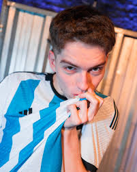 David (@davoobj) • Instagram photos and videos