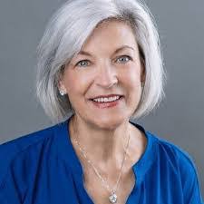 Maureen Keith's Instagram, Twitter & Facebook