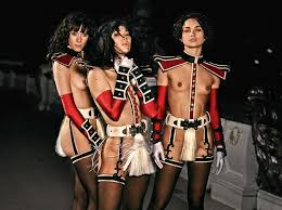 Dailycasting.fr en Twitter: "Le Crazy Horse est la recherche de nouvelles  danseuses à Paris et Marseille http://t.co/7QrqHHXTKT #casting #danseuse  http://t.co/xjeijDosth" / Twitter