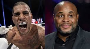 Ginaya ni Alex Pereira si Daniel Cormier dahil sa pagkatalo kay Jon Jones  bilang ganti. : r/MMA