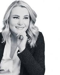 Tracy Moffett's Instagram, Twitter & Facebook