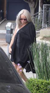 Scroll down and check out her short and/or medium dyed red hairstyles & haircuts. Debby Ryan Leaves Ken Paves Salon In Los Angeles 09 01 2015 5 Hawtcelebs