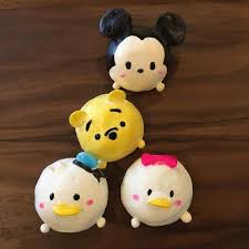 100均のボールスポンジとセリアやキャンドゥーで手に入るエンジェルクレイ 乾いても固くならないので スクイーズづくりにとても向いています １週間ほどするとやや固くはなってきます 今回は 可愛いディズニーツムツムのスクイーズの作り方を スクイーズ