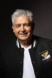 Père Matthieu, le prêtre des réseaux sociaux