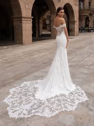 Pin By Rachellcaniza On Wedding In 2021 Fit And Flare Wedding Dress Wedding Dresses Kleinfeld Pronovias Wedding Dress
