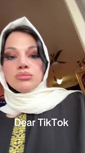 Mona Azar Hollywood Cash