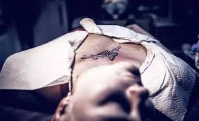 Vajinal bölgeye dövme & tattoo yaptırmak! Xinyi Bu Dukkan Ev Ici Siddetin Neden Oldugu Yaralarini Ortmek Icin Kadinlarin Ozel Bolgelerine Ucretsiz Dovmeler Veriyor Sahibi Bu Talihsiz Kadinlarin Acilarindan Kurtulmalarina Yardimci Olmayi