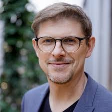 Richard Gauch's Instagram, Twitter & Facebook