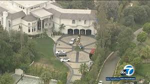 Logan paul vs floyd mayweather in a nutshell. Did Jake Paul S House Just Get Raided By The Fbi Everything To Know Film Daily