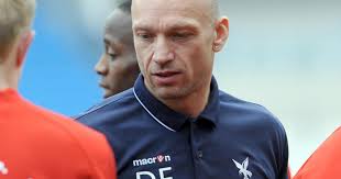 Freeman signs contract at Lewes