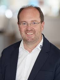 Die Mitarbeiter des Unternehmen Hahn Automobile GmbH + Co. KG NL Ebersbach  in Ebersbach/ Fils