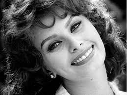 Celebrating 84yrs of one of my all time favs, the sophia of the lorens. Sophia Loren Official Startpagina Facebook