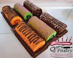 Bolu gulung adalah salah satu olahan kue panggang bolu gulung atau roll cake berasal dari inggris bagian utara. Bolu Gulung Mini Qi Pastry Cake House By Marina Cookies Facebook