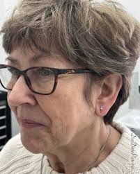If anyone tells you there is an age limit to a piercing, they are wrong 😑  Beverley came to me at the tender age of 62, getting her lobes  re-positioned and re-pierced