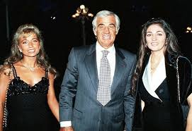 Rythmée par les succès cinématographiques, la vie du comédien l'a aussi été par les relations amoureuses. Le Drame De La Vie De Jean Paul Belmondo L Ainee De Ses Filles Est Decedee Dans Un Incendie Et La Seconde A Emigre Aux Etats Unis