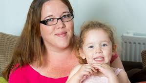 Tak Doyan Makanan Biasa, Bocah Ini Hanya Mau Ngemil Perkakas Kamar Mandi