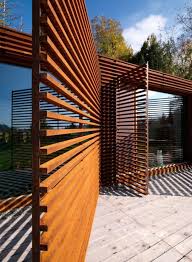 Les Systemes Brise Soleil En 49 Photos Archzine Fr Brise Soleil Porte Moustiquaire En Bois Modele Architecture