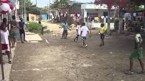 Niños jugando en la calle futbol. El Futbol De La Calle Caracteristicas Y Como Se Jugaba