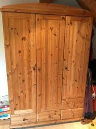 Jetzt günstig die wohnung mit gebrauchten möbeln einrichten auf ebay kleinanzeigen. Kleiderschrank Kiefer Massiv Gebraucht In Baden Wurttemberg St Peter Ebay Kleinanzeigen