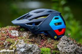Das Crash Replacement Programm Von Bontrager Ist Ein Grosser Pluspunkt Mtbhelmet Mtb Helm Helm Mtb