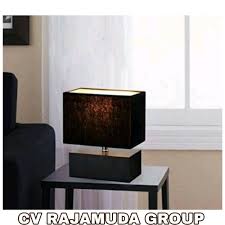 Tak hanya menjadi penerangan tambahan ketika dibutuhkan, lampu meja juga bisa menjadi pelengkap dekorasi baik di kamar, ruang kerja, atau ruang makan.lampu meja kami tersedia dalam berbagai pilihan bentuk dan warna untuk menerangi rumah anda. Jual Lampu Hias Meja Table Lamp Home Decor Harga Murah Ralali Com Harga Grosir 2021 Ralali Com