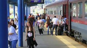 12, în timp ce pentru studenți nu există nicio limită. Guvernul Taie Din Biletele De Tren Ale StudenÅ£ilor Surse