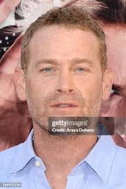 252 fotos e imágenes de alta resolución de Max Burt