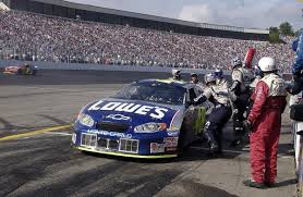 Here's how a pit stop goes even if a pit stop is over in a matter of seconds, it's grueling work: Images Loudon