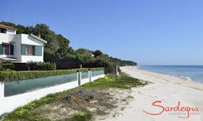 255 ferienhäuser & ferienwohnungen auf sardinien ⛱ urlaub am meer ☀ haus am strand • alghero • costa rei • costa smeralda | jetzt ferienhaus auf sardinien mieten! Grosszugige Strandvilla Mit Garten Bei Pula Sardinien De
