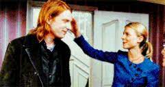 Bill weasley attended the final task during the triwizard tournament where he saw fleur delacour competing. Wedding Of William Weasley And Fleur Delacour Harry Potter Wiki Fandom