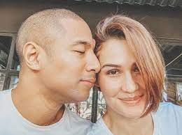 Dalam diri marcell mengalir darah campuran batak, ambon dan jawa. Marcell Siahaan Sebut Rima Melati Galak