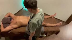 [Gay massage] A big amateur man came to receive a massage, so I made him  feel little by little.