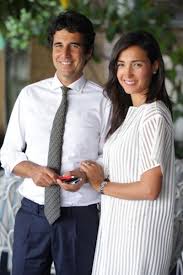 Guido maria brera ha alle spalle un precedente matrimonio da cui sono nati due figli, roberto di 13 anni e costanza di 9 anni. Caterina Balivo Chi E Il Marito Guido Maria Brera Caffeina Magazine