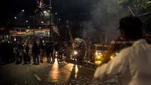 Video ini dibuat bagi para pencari story was untuk memperingati gegap gempitanya malam takbiran 2020 idul fitri 1441 h mohon. Semarak Malam Takbiran Menyambut Idul Fitri 1440 Hijriah Di Tanah Abang Merahputih